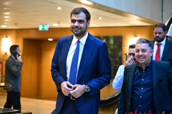 &Kappa;&upsilon;&beta;&epsilon;&rho;&nu;&eta;&tau;&iota;&kappa;ό&sigmaf; &epsilon;&kappa;&pi;&rho;ό&sigma;&omega;&pi;&omicron;&sigmaf;: "&Delta;&epsilon;&nu; &upsilon;&pi;ά&rho;&chi;&omicron;&upsilon;&nu; 3 &delta;&iota;&sigma;. &gamma;&iota;&alpha; 13&omicron; &kappa;&alpha;&iota; 14&omicron; &mu;&iota;&sigma;&theta;ό"