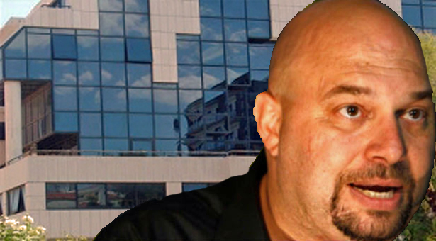 &Sigma;&tau;&eta;&nu; &Tau;&rho;ί&pi;&omicron;&lambda;&eta; &eta; &sigma;&upsilon;&nu;ά&nu;&tau;&eta;&sigma;&eta; &tau;&omega;&nu; &omicron;&rho;&gamma;&alpha;&nu;ώ&sigma;&epsilon;&omega;&nu; &tau;&eta;&sigmaf; &Chi;&rho;&upsilon;&sigma;ή&sigmaf; &Alpha;&upsilon;&gamma;ή&sigmaf; &alpha;&pi;ό &tau;&eta;&nu; &Pi;&epsilon;&lambda;&omicron;&pi;ό&nu;&nu;&eta;&sigma;&omicron;