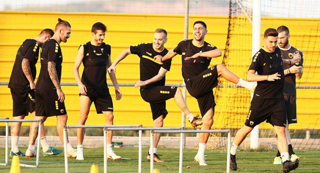Με τρεις απουσίες η ΑΕΚ στην Τρίπολη