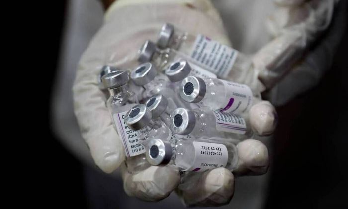 Εμβολιασμός | Από την 5η έως και την 28η ημέρα μπορεί να εμφανιστούν προβλήματα θρόμβωσης