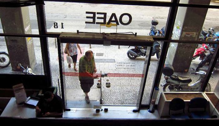 &Tau;&iota; &delta;&iota;&kappa;&alpha;&iota;&omicron;&lambda;&omicron;&gamma;&eta;&tau;&iota;&kappa;ά &alpha;&pi;&alpha;&iota;&tau;&omicron;ύ&nu;&tau;&alpha;&iota; &gamma;&iota;&alpha; &nu;&alpha; έ&chi;&omicron;&upsilon;&nu; &pi;&epsilon;&rho;ί&theta;&alpha;&lambda;&psi;&eta; &omicron;&iota; &omicron;&phi;&epsilon;&iota;&lambda;έ&tau;&epsilon;&sigmaf; &tau;&omicron;&upsilon; &Omicron;&Alpha;&Epsilon;&Epsilon;