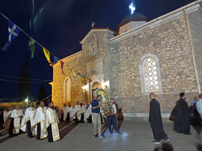 &Eta; &gamma;&iota;&omicron;&rho;&tau;ή &tau;&eta;&sigmaf; &Mu;&epsilon;&tau;&alpha;&mu;&omicron;&rho;&phi;ώ&sigma;&epsilon;&omega;&sigmaf; &tau;&omicron;&upsilon; &Sigma;&omega;&tau;ή&rho;&omicron;&sigmaf; &sigma;&tau;&eta;&nu; &Tau;&rho;ί&pi;&omicron;&lambda;&eta; (&epsilon;&iota;&kappa;ό&nu;&epsilon;&sigmaf;)