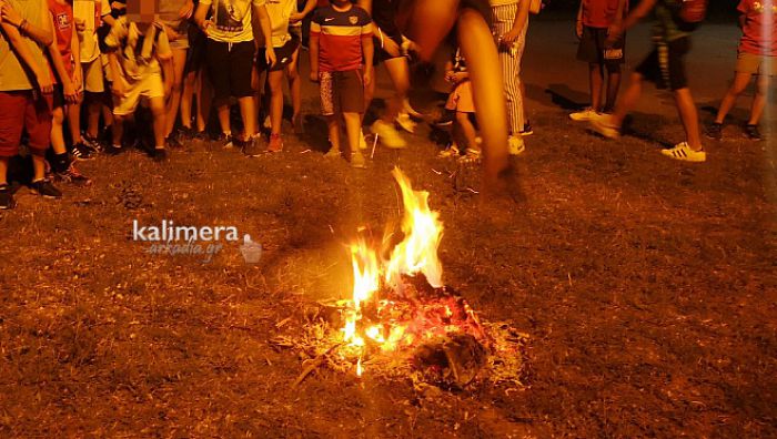 &Eta; &Tau;&rho;ί&pi;&omicron;&lambda;&eta; &tau;ί&mu;&eta;&sigma;&epsilon; &tau;&omicron; έ&theta;&iota;&mu;&omicron; &tau;&omicron;&upsilon; &Kappa;&lambda;ή&delta;&omicron;&nu;&alpha; &mu;&epsilon; &tau;&iota;&sigmaf; &phi;&omega;&tau;&iota;έ&sigmaf; &tau;&eta; &nu;ύ&chi;&tau;&alpha; &sigma;&tau;&eta; &Mu;&epsilon;&tau;&alpha;&mu;ό&rho;&phi;&omega;&sigma;&eta; (vd)