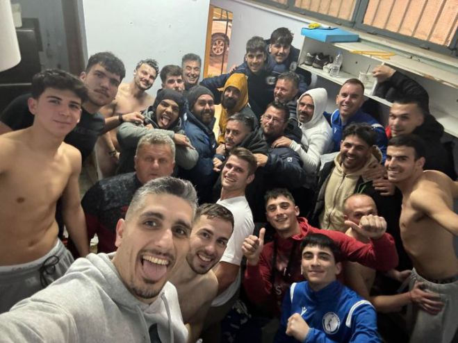 Selfie &nu;ί&kappa;&eta;&sigmaf; &gamma;&iota;&alpha; &tau;&omicron;&nu; &Eta;&rho;&alpha;&kappa;&lambda;ή &Beta;&epsilon;&rho;&beta;έ&nu;&omega;&nu; - "&Epsilon;ί&mu;&alpha;&sigma;&tau;&epsilon; &mu;&iota;&alpha; &mu;&epsilon;&gamma;ά&lambda;&eta; &omicron;&iota;&kappa;&omicron;&gamma;έ&nu;&epsilon;&iota;&alpha;"!