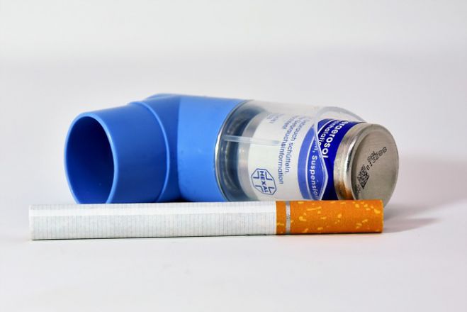 Κορωνοϊός | Πνευμονολογική Εταιρεία για ασθενείς με άσθμα: &quot;Αποφύγετε συγχρωτισμό και τις άσκοπες μετακινήσεις. Σταματήστε το κάπνισμα&quot;