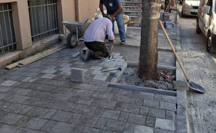 Δήμος Τρίπολης | Επισκεύαστηκε το πεζοδρόμιο μπροστά από το 11ο Δημοτικό Σχολείο Τρίπολης (εικόνες)