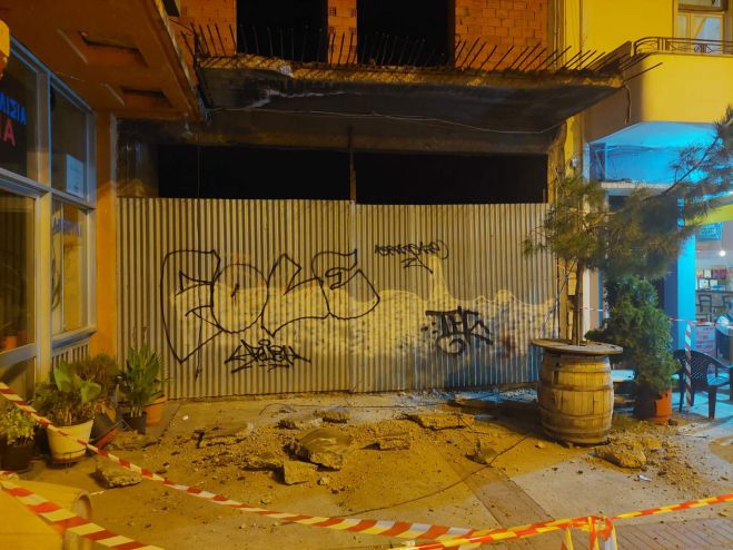 Έ&pi;&epsilon;&sigma;&epsilon; &mu;&pi;&alpha;&lambda;&kappa;ό&nu;&iota; &sigma;&tau;&eta;&nu; &pi;&lambda;&alpha;&tau;&epsilon;ί&alpha; &Beta;&alpha;&lambda;&tau;&epsilon;&tau;&sigma;ί&omicron;&upsilon; - &Delta;&epsilon;&nu; &upsilon;&pi;ή&rho;&xi;&epsilon; &tau;&rho;&alpha;&upsilon;&mu;&alpha;&tau;&iota;&sigma;&mu;ό&sigmaf;