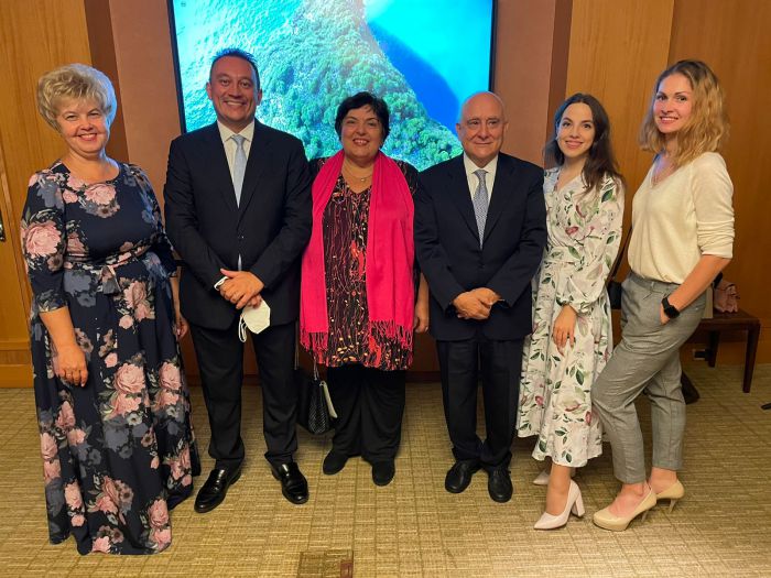 &Sigma;&tau;&omicron; &Kappa;ί&epsilon;&beta;&omicron; &omicron; &Kappa;ώ&sigma;&tau;&alpha;&sigmaf; &Beta;&lambda;ά&sigma;&eta;&sigmaf; - &Sigma;&upsilon;&nu;&alpha;&nu;&tau;ή&sigma;&epsilon;&iota;&sigmaf; &mu;&epsilon; &omicron;&mu;&omicron;&gamma;&epsilon;&nu;&epsilon;ί&sigmaf; (&epsilon;&iota;&kappa;ό&nu;&epsilon;&sigmaf;)