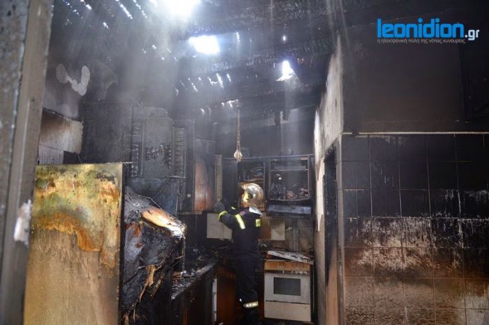 &Phi;&omega;&tau;&iota;ά &pi;&rho;&omicron;&kappa;ά&lambda;&epsilon;&sigma;&epsilon; &zeta;&eta;&mu;&iota;έ&sigmaf; &sigma;&epsilon; &gamma;&kappa;&alpha;&rho;&sigma;&omicron;&nu;&iota;έ&rho;&alpha; &sigma;&tau;&omicron; &Lambda;&epsilon;&omega;&nu;ί&delta;&iota;&omicron; (vd)