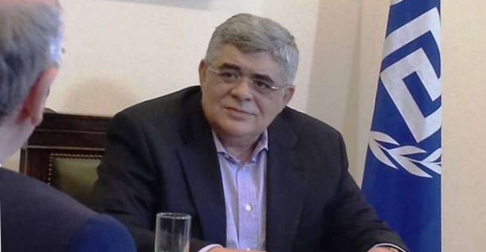 &Mu;&iota;&chi;&alpha;&lambda;&omicron;&lambda;&iota;ά&kappa;&omicron;&sigmaf;: &laquo;&Eta; &Chi;&rho;&upsilon;&sigma;ή &Alpha;&upsilon;&gamma;ή &theta;&alpha; &alpha;&nu;&alpha;&lambda;ά&beta;&epsilon;&iota; &tau;&alpha; &eta;&nu;ί&alpha; &tau;&eta;&sigmaf; &Pi;&alpha;&tau;&rho;ί&delta;&alpha;&sigmaf; &mu;&epsilon;&tau;ά &tau;&eta;&nu; &alpha;&pi;&omicron;&tau;&upsilon;&chi;ί&alpha; &tau;&omicron;&upsilon; &Sigma;&Upsilon;&Rho;&Iota;&Zeta;&Alpha;&raquo;! (vd)