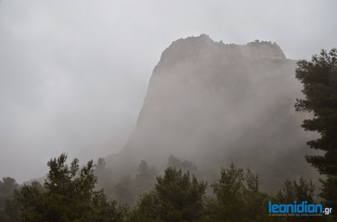 &Pi;&upsilon;&kappa;&nu;ή &omicron;&mu;ί&chi;&lambda;&eta; &kappa;ά&lambda;&upsilon;&psi;&epsilon; &tau;&omicron; &Lambda;&epsilon;&omega;&nu;ί&delta;&iota;&omicron; (&epsilon;&iota;&kappa;ό&nu;&epsilon;&sigmaf;)
