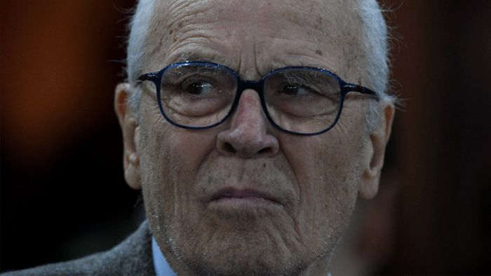 &Pi;έ&theta;&alpha;&nu;&epsilon; &omicron; &Sigma;ά&beta;&beta;&alpha;&sigmaf; &Theta;&epsilon;&omicron;&delta;&omega;&rho;ί&delta;&eta;&sigmaf;