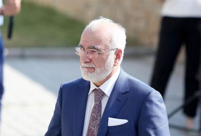&Pi;&alpha;&rho;έ&mu;&beta;&alpha;&sigma;&eta; &Iota;&beta;ά&nu; &Sigma;&alpha;&beta;&beta;ί&delta;&eta;: &laquo;&Sigma;&tau;&upsilon;&gamma;&nu;&omicron;ί &epsilon;&gamma;&kappa;&lambda;&eta;&mu;&alpha;&tau;ί&epsilon;&sigmaf;-Ώ&rho;&alpha; &nu;&alpha; &epsilon;&nu;&omega;&theta;&omicron;ύ&mu;&epsilon; ό&lambda;&omicron;&iota; &epsilon;&nu;ά&nu;&tau;&iota;&alpha; &sigma;&tau;&eta; &beta;ί&alpha;&raquo;
