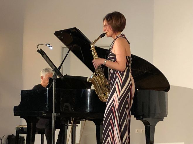 "Sax and the city" &sigma;&tau;&omicron; &Mu;&omicron;&upsilon;&sigma;&iota;&kappa;ό &Sigma;&chi;&omicron;&lambda;&epsilon;ί&omicron; &Tau;&rho;ί&pi;&omicron;&lambda;&eta;&sigmaf;! (&epsilon;&iota;&kappa;ό&nu;&epsilon;&sigmaf; - &beta;ί&nu;&tau;&epsilon;&omicron;)