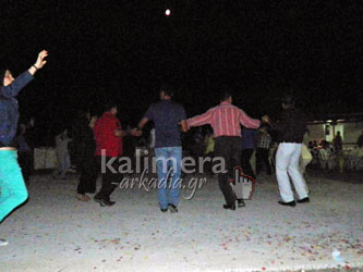 &Gamma;&lambda;έ&nu;&tau;&iota; &kappa;&alpha;&iota; &chi;&omicron;&rho;ό&sigmaf; &sigma;&tau;&omicron; &pi;&alpha;&nu;&eta;&gamma;ύ&rho;&iota; &tau;&omicron;&upsilon; &Nu;&epsilon;&omicron;&chi;&omega;&rho;ί&omicron;&upsilon; (vd)
