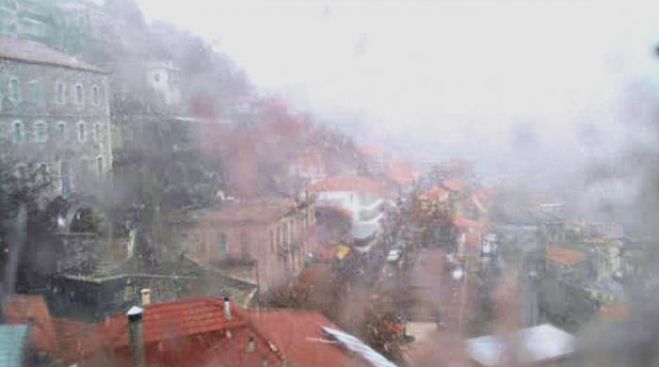 Ασθενής χιονόπτωση στην Αρκαδία - Δείτε live εικόνα!