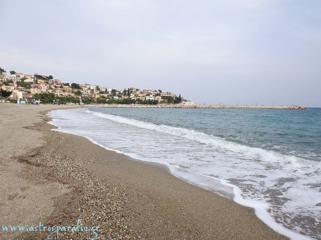 Φουσκοθαλασσιές στο Παράλιο Άστρος