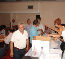 &Pi;&rho;ώ&tau;&omicron;&sigmaf; &Pi;&rho;ό&epsilon;&delta;&rho;&omicron;&sigmaf; &tau;&omicron;&upsilon; &Phi;&omicron;&rho;έ&alpha; &Delta;&iota;&alpha;&chi;&epsilon;ί&rho;&iota;&sigma;&eta;&sigmaf; &Sigma;&tau;&epsilon;&rho;&epsilon;ώ&nu; &Alpha;&pi;&omicron;&beta;&lambda;ή&tau;&omega;&nu; &Pi;&epsilon;&lambda;&omicron;&pi;&omicron;&nu;&nu;ή&sigma;&omicron;&upsilon; &omicron; &Delta;ή&mu;&alpha;&rho;&chi;&omicron;&sigmaf; &Tau;&rho;ί&pi;&omicron;&lambda;&eta;&sigmaf;, &Gamma;&iota;ά&nu;&nu;&eta;&sigmaf; &Sigma;&mu;&upsilon;&rho;&nu;&iota;ώ&tau;&eta;&sigmaf;