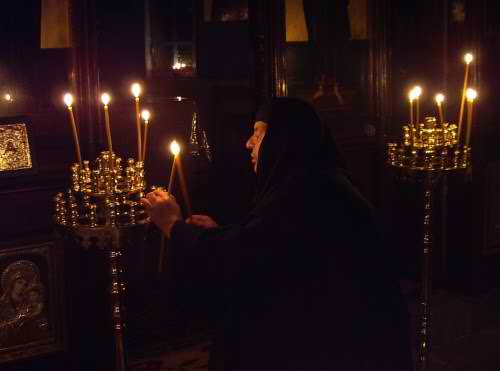 Έ&phi;&upsilon;&gamma;&epsilon; &alpha;&pi;ό &tau;&eta; &zeta;&omega;ή &eta; &mu;&omicron;&nu;&alpha;&delta;&iota;&kappa;ή &mu;&omicron;&nu;&alpha;&chi;ή &tau;&omicron;&upsilon; &mu;&omicron;&nu;&alpha;&sigma;&tau;&eta;&rho;&iota;&omicron;ύ &tau;&eta;&sigmaf; &Pi;&alpha;&nu;&alpha;&gamma;ί&alpha;&sigmaf; &Kappa;&lambda;&epsilon;&iota;&beta;&omega;&kappa;ά&sigmaf; &sigma;&tau;&eta; &Gamma;&omicron;&rho;&tau;&upsilon;&nu;ί&alpha;