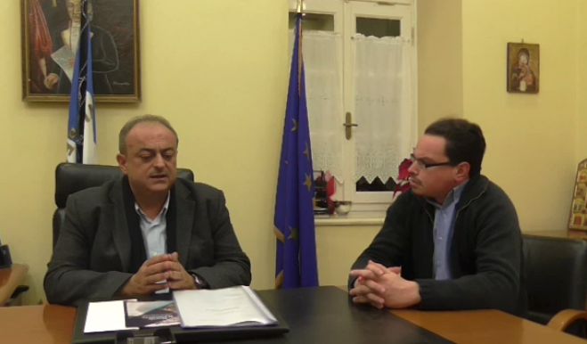 Παράλιο: «Τα έργα στο λιμάνι θα τελειώσουν πριν ξεκινήσει η τουριστική σαιζόν» (vd)!
