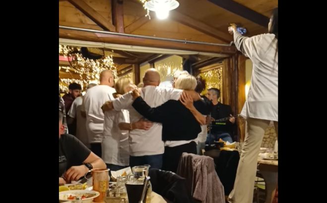 &Iota;&sigma;&rho;&alpha;&eta;&lambda;&iota;&nu;&omicron;ί &epsilon;&pi;&iota;&sigma;&kappa;έ&pi;&tau;&epsilon;&sigmaf; &gamma;&iota;ό&rho;&tau;&alpha;&sigma;&alpha;&nu; &mu;&epsilon; &epsilon;&lambda;&lambda;&eta;&nu;&iota;&kappa;ή &mu;&omicron;&upsilon;&sigma;&iota;&kappa;ή &sigma;&tau;&eta; &Delta;&eta;&mu;&eta;&tau;&sigma;ά&nu;&alpha; (vd)
