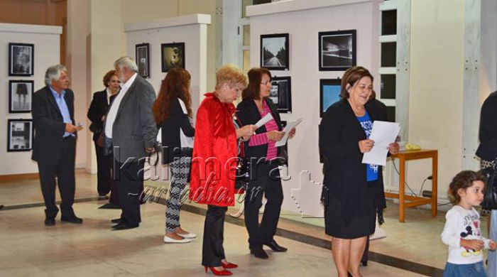 &Xi;&epsilon;&kappa;ί&nu;&eta;&sigma;&epsilon; &eta; έ&kappa;&theta;&epsilon;&sigma;&eta; &phi;&omega;&tau;&omicron;&gamma;&rho;&alpha;&phi;ί&alpha;&sigmaf; &alpha;&pi;ό &tau;&omicron;&upsilon;&sigmaf; &Sigma;&tau;&epsilon;&rho;&epsilon;&omicron;&epsilon;&lambda;&lambda;&alpha;&delta;ί&tau;&epsilon;&sigmaf; &sigma;&tau;&eta;&nu; &Tau;&rho;ί&pi;&omicron;&lambda;&eta; (vd)