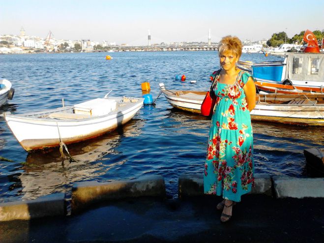 "Έ&phi;&upsilon;&gamma;&epsilon;" &eta; &Mu;&alpha;&rho;ί&alpha; &Chi;&rho;ό&nu;&eta; &Beta;&alpha;&kappa;&alpha;&lambda;&omicron;&pi;&omicron;ύ&lambda;&omicron;&upsilon; - &Sigma;&upsilon;&lambda;&lambda;&upsilon;&pi;&eta;&tau;ή&rho;&iota;&omicron; &psi;ή&phi;&iota;&sigma;&mu;&alpha; &alpha;&pi;ό &tau;&omicron; &Sigma;ύ&lambda;&lambda;&omicron;&gamma;&omicron; &Alpha;&gamma;&iota;&omicron;&pi;&epsilon;&tau;&rho;&iota;&tau;ώ&nu; &Alpha;&tau;&tau;&iota;&kappa;ή&sigmaf;