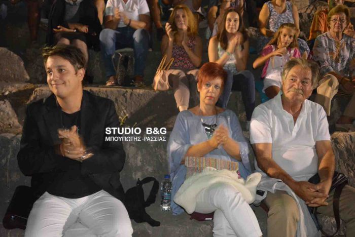 Θεατρική παράσταση για τον μικρό Κωνσταντίνο ... (εικόνες)