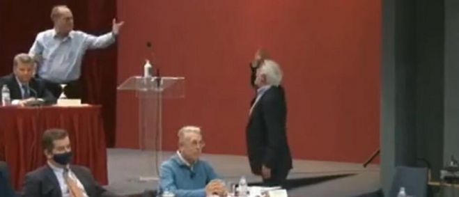 &Omicron; &Tau;&alpha;&tau;&omicron;ύ&lambda;&eta;&sigmaf; &alpha;&pi;&omicron;&kappa;&alpha;&lambda;&epsilon;ί &laquo;&phi;&iota;&lambda;&omicron;-&Chi;&rho;&upsilon;&sigma;&alpha;&upsilon;&gamma;ί&tau;&eta;&raquo; &tau;&omicron;&nu; &Nu;ί&kappa;&alpha; &kappa;&alpha;&iota; &kappa;&alpha;&lambda;&epsilon;ί &tau;&omicron;&nu; &Mu;&eta;&tau;&sigma;&omicron;&tau;ά&kappa;&eta; &nu;&alpha; &pi;ά&rho;&epsilon;&iota; &theta;έ&sigma;&eta;!