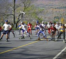 Ό&lambda;&alpha; έ&tau;&omicron;&iota;&mu;&alpha; &gamma;&iota;&alpha; &nu;&alpha; &phi;&iota;&lambda;&omicron;&xi;&epsilon;&nu;ή&sigma;&epsilon;&iota; &eta; &Tau;&rho;ί&pi;&omicron;&lambda;&eta; &tau;&omicron; &Pi;&alpha;&gamma;&kappa;ό&sigma;&mu;&iota;&omicron; &Pi;&rho;&omega;&tau;ά&theta;&lambda;&eta;&mu;&alpha; Rollerski! (video)