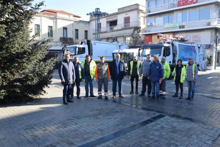 Τζιούμης | Πρώτη μέρα του 2023 δίπλα στους εργαζομένους των συνεργείων του Δήμου! (εικόνες)