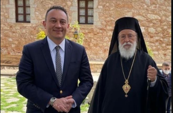 &Kappa;ώ&sigma;&tau;&alpha;&sigmaf; &Beta;&lambda;ά&sigma;&eta;&sigmaf;: "&Eta; &Alpha;&rho;&kappa;&alpha;&delta;ί&alpha; &mu;&alpha;&sigmaf; &theta;&rho;&eta;&nu;&epsilon;ί"