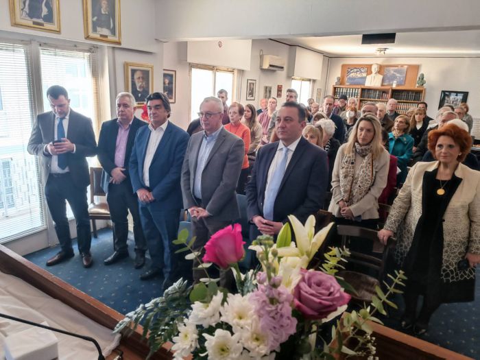 Έ&kappa;&omicron;&psi;&epsilon; &tau;&eta;&nu; &pi;ί&tau;&alpha; &tau;&omicron;&upsilon; &omicron; &Phi;&iota;&lambda;&omicron;&pi;&rho;ό&omicron;&delta;&omicron;&sigmaf; &Sigma;ύ&lambda;&lambda;&omicron;&gamma;&omicron;&sigmaf; &Beta;&upsilon;&tau;ί&nu;&alpha;&sigmaf; (&epsilon;&iota;&kappa;ό&nu;&epsilon;&sigmaf;)