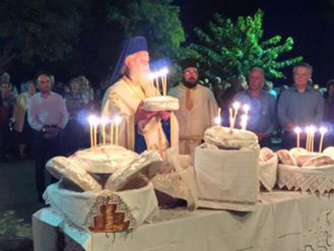 &Tau;&alpha; &gamma;&iota;&omicron;&rho;&tau;&iota;&nu;ά &tau;&omicron;&upsilon; έ&beta;&alpha;&lambda;&epsilon; &tau;&omicron; &epsilon;&xi;&omega;&kappa;&lambda;ή&sigma;&iota; &tau;&eta;&sigmaf; &Alpha;&gamma;ί&alpha;&sigmaf; &Sigma;&omicron;&phi;ί&alpha;&sigmaf; &sigma;&tau;&eta; &Phi;&tau;έ&rho;&eta; - &Tau;&omicron; &phi;&rho;&omicron;&nu;&tau;ί&zeta;&omicron;&upsilon;&nu; &omicron;&iota; &delta;&eta;&mu;&omicron;&tau;&iota;&kappa;&omicron;ί &upsilon;&pi;ά&lambda;&lambda;&eta;&lambda;&omicron;&iota; (&epsilon;&iota;&kappa;ό&nu;&epsilon;&sigmaf;)