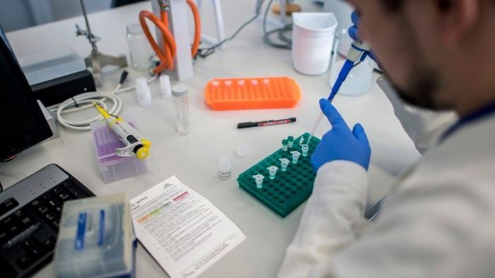 Κορωνοϊός | Ξεκινούν σήμερα στις ΗΠΑ οι κλινικές δοκιμές εμβολίου