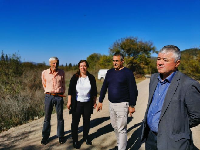 &Tau;&zeta;&iota;&omicron;ύ&mu;&eta;&sigmaf; &alpha;&pi;ό &tau;&omicron; &Sigma;&tau;&epsilon;&nu;ό: &laquo;&Alpha;&pi;ό &tau;&eta;&nu; &pi;&rho;ώ&tau;&eta; &mu;έ&rho;&alpha; &delta;ί&nu;&omicron;&upsilon;&mu;&epsilon; &beta;ά&sigma;&eta; &kappa;&alpha;&iota; &sigma;&tau;&eta;&nu; &alpha;&gamma;&rho;&omicron;&tau;&iota;&kappa;ή &omicron;&delta;&omicron;&pi;&omicron;&iota;ί&alpha; &tau;&omicron;&upsilon; &delta;ή&mu;&omicron;&upsilon; &mu;&alpha;&sigmaf;&raquo; (vd)