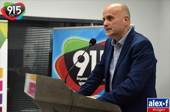 "&Kappa;&lambda;&epsilon;ί&nu;&epsilon;&iota;" &omicron; &kappa;ύ&kappa;&lambda;&omicron;&sigmaf; &tau;&omicron;&upsilon; &Tau;&rho;. &Sigma;&omega;&tau;&eta;&rho;ό&pi;&omicron;&upsilon;&lambda;&omicron;&upsilon; &sigma;&tau;&eta;&nu; &Pi;&rho;&omicron;&epsilon;&delta;&rho;ί&alpha; &tau;&omicron;&upsilon; &Delta;&eta;&mu;&omicron;&tau;&iota;&kappa;&omicron;ύ &Rho;&alpha;&delta;&iota;&omicron;&phi;ώ&nu;&omicron;&upsilon; - &Delta;&epsilon;ί&tau;&epsilon; &tau;&omicron; &mu;ή&nu;&upsilon;&mu;ά &tau;&omicron;&upsilon;!