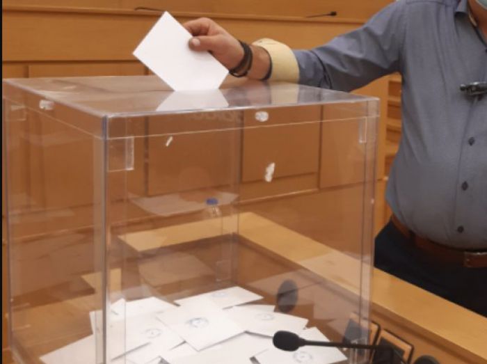 Έ&nu;&omega;&sigma;&eta; &Pi;&rho;&omicron;έ&delta;&rho;&omega;&nu; &Delta;ή&mu;&omicron;&upsilon; &Tau;&rho;ί&pi;&omicron;&lambda;&eta;&sigmaf; | &Sigma;&upsilon;&gamma;&kappa;&rho;&omicron;&tau;ή&theta;&eta;&kappa;&epsilon; &tau;&omicron; &Delta;&iota;&omicron;&iota;&kappa;&eta;&tau;&iota;&kappa;ό &Sigma;&upsilon;&mu;&beta;&omicron;ύ&lambda;&iota;&omicron; - Ό&lambda;&alpha; &tau;&alpha; &omicron;&nu;ό&mu;&alpha;&tau;&alpha; &kappa;&alpha;&iota; &omicron;&iota; &theta;έ&sigma;&epsilon;&iota;&sigmaf;
