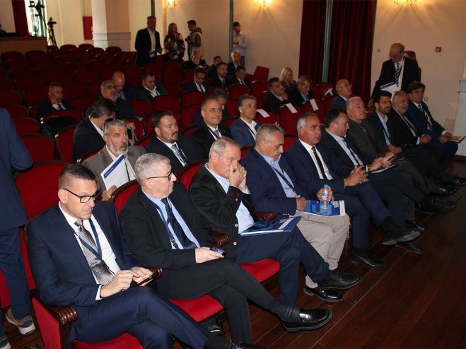 Χρήστος Λαμπρόπουλος: «Στο επίκεντρο η ανάπτυξη των Βιομηχανικών Πάρκων και οι νέες επενδύσεις στην Πελοπόννησο»