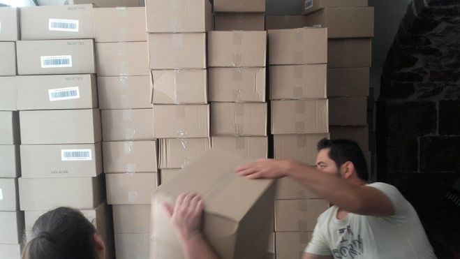 &Nu;έ&alpha; &pi;&rho;&omicron;&sigma;&phi;&omicron;&rho;ά &gamma;&iota;&alpha; &tau;&omicron; "&Kappa;&alpha;&lambda;ά&theta;&iota; &tau;&omicron;&upsilon; &Pi;&tau;&omega;&chi;&omicron;ύ &Alpha;&delta;&epsilon;&lambda;&phi;&omicron;ύ" (&epsilon;&iota;&kappa;ό&nu;&epsilon;&sigmaf;)