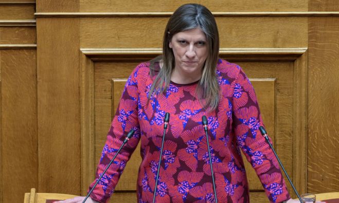 Κωνσταντοπούλου για Άδωνι: «Είναι κότα, τρεις μήνες περιμένω να μου κάνει μήνυση»