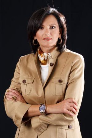 &Sigma;&tau;&eta;&nu; &Pi;&omicron;&lambda;&iota;&tau;&iota;&kappa;ή &Epsilon;&pi;&iota;&tau;&rho;&omicron;&pi;ή &tau;&eta;&sigmaf; &Nu;&Delta; &epsilon;&kappa;&lambda;έ&chi;&tau;&eta;&kappa;&epsilon; &eta; &Epsilon;&lambda;έ&nu;&eta; &Lambda;&upsilon;&mu;&pi;&epsilon;&rho;&omicron;&pi;&omicron;ύ&lambda;&omicron;&upsilon; &alpha;&pi;ό &tau;&eta;&nu; &Tau;&rho;ί&pi;&omicron;&lambda;&eta;