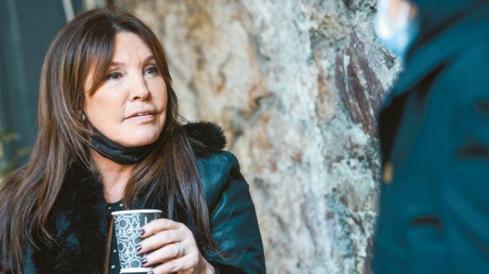 &Beta;ά&nu;&alpha; &Mu;&pi;ά&rho;&mu;&pi;&alpha;: "Ό&lambda;&epsilon;&sigmaf; έ&kappa;&alpha;&nu;&alpha;&nu; &laquo;&kappa;&rho;&alpha;&raquo; &gamma;&iota;&alpha; &nu;&alpha; &sigma;&upsilon;&nu;&epsilon;&rho;&gamma;&alpha;&sigma;&tau;&omicron;ύ&nu; &mu;&epsilon; &tau;&omicron;&upsilon;&sigmaf; &tau;ά&chi;&alpha; &beta;&alpha;&sigma;&alpha;&nu;&iota;&sigma;&tau;έ&sigmaf; &tau;&omicron;&upsilon;&sigmaf;"!