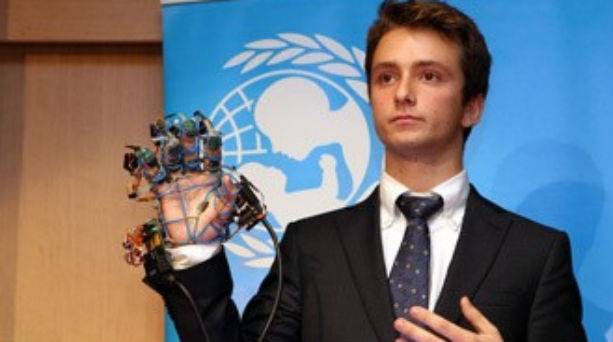 Έ&lambda;&lambda;&eta;&nu;&alpha;&sigmaf; 17&chi;&rho;&omicron;&nu;&omicron;&sigmaf; &kappa;&alpha;&tau;&alpha;&sigma;&kappa;&epsilon;ύ&alpha;&sigma;&epsilon; &mu;&epsilon;&tau;&alpha;&lambda;&lambda;&iota;&kappa;ό &gamma;ά&nu;&tau;&iota; &gamma;&iota;&alpha; ά&tau;&omicron;&mu;&alpha; &mu;&epsilon; &alpha;&nu;&alpha;&pi;&eta;&rho;ί&alpha;!