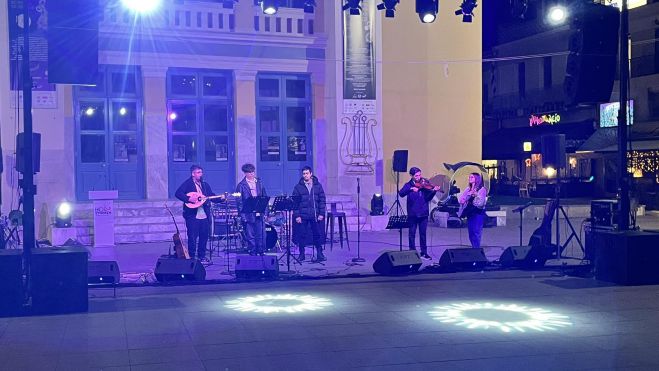 Συναυλία για τα Τέμπη στην Τρίπολη | “Θα φτάσουμε στο τέρμα!” (εικόνες - βίντεο)