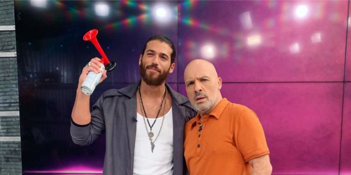 &Tau;&zeta;&alpha;&nu; &Gamma;&iota;&alpha;&mu;ά&nu;: &laquo;&Pi;&rho;έ&pi;&epsilon;&iota; &nu;&alpha; έ&chi;&epsilon;&tau;&epsilon; &tau;&rho;&epsilon;&lambda;&alpha;&theta;&epsilon;ί &alpha;&nu; &nu;&omicron;&mu;ί&zeta;&epsilon;&tau;&epsilon; &pi;&omega;&sigmaf; &theta;&alpha; έ&kappa;&alpha;&nu;&alpha; &kappa;ά&pi;&omicron;&iota;&alpha; &alpha;&pi;&rho;&epsilon;&pi;ή &chi;&epsilon;&iota;&rho;&omicron;&nu;&omicron;&mu;ί&alpha;&raquo; (vd)