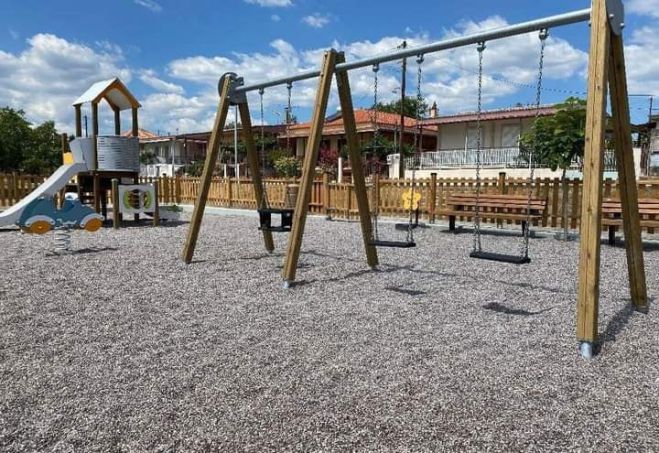 Άνοιξαν οι παιδικές χαρές στη Μεγαλόπολη