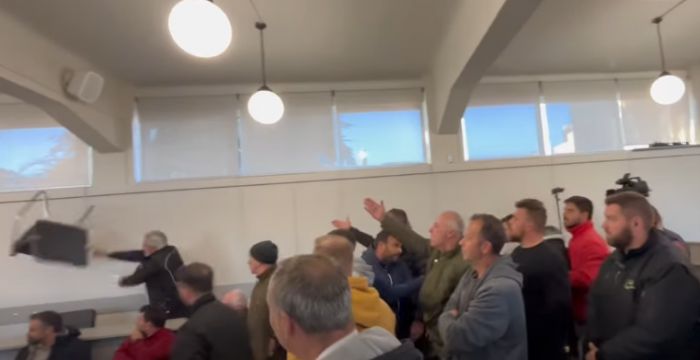 &Alpha;&gamma;&rho;ό&tau;&eta;&sigmaf; &pi;έ&tau;&alpha;&xi;&epsilon; &kappa;&alpha;&rho;έ&kappa;&lambda;&alpha; &sigma;&tau;&omicron; &pi;&epsilon;&rho;&iota;&phi;&epsilon;&rho;&epsilon;&iota;&alpha;&kappa;ό &sigma;&upsilon;&mu;&beta;&omicron;ύ&lambda;&iota;&omicron; - &Delta;&epsilon;&nu; &delta;ό&theta;&eta;&kappa;&epsilon; &sigma;&upsilon;&nu;έ&chi;&epsilon;&iota;&alpha; (vd)