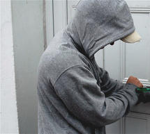 &Delta;&iota;&alpha;&rho;&rho;ή&kappa;&tau;&epsilon;&sigmaf; "&chi;&tau;&upsilon;&pi;ά&nu;&epsilon;" &mu;&omicron;&nu;&omicron;&kappa;&alpha;&tau;&omicron;&iota;&kappa;ί&epsilon;&sigmaf; &sigma;&tau;&eta;&nu;
&Tau;&rho;ί&pi;&omicron;&lambda;&eta;, &mu;έ&sigma;&alpha; &sigma;&tau;&eta; &Mu;&epsilon;&gamma;ά&lambda;&eta; &Epsilon;&beta;&delta;&omicron;&mu;ά&delta;&alpha;!