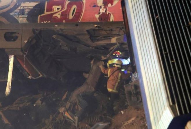 &Epsilon;&Pi;&Sigma;&Alpha;: "&Delta;&epsilon;&nu; &upsilon;&pi;ά&rho;&chi;&omicron;&upsilon;&nu; &lambda;ό&gamma;&iota;&alpha; &nu;&alpha; &epsilon;&kappa;&phi;&rho;ά&sigma;&omicron;&upsilon;&mu;&epsilon; &tau;&eta; &beta;&alpha;&theta;&iota;ά&nbsp;&theta;&lambda;ί&psi;&eta; &mu;&alpha;&sigmaf;"